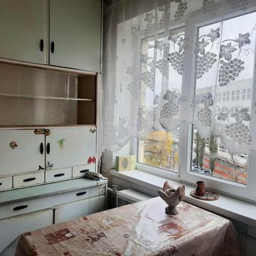 Кирилівська вул. (Фрунзе), 127