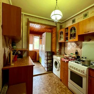 Нескорених вул., 33а