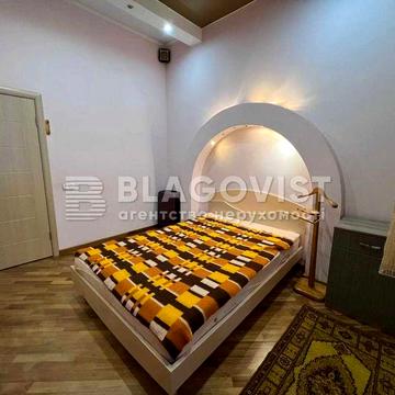 Продам 2к квартиру Подол! Контрактова площа Н=3.8 Історичний центр