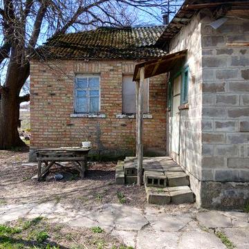 42 сотки в с. Забіря з будинком під ремонт