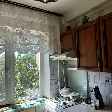 Мілютенка вул., 46