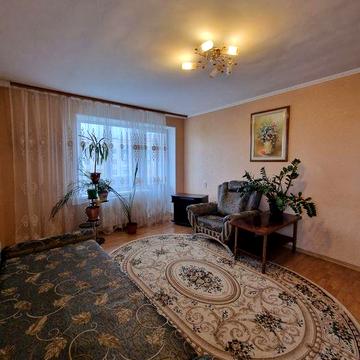 власник,продам 1 комнату квартиру біля трц паровоз