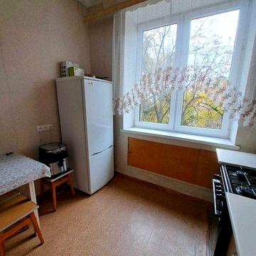 Продам 2кім  сталінка пр. Берестейський (Перемоги) 77 а метро Нивки