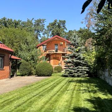 Просторий будинок у Лісовій Бучі,295 кв.м на ділянці 10 соток. Ремонт