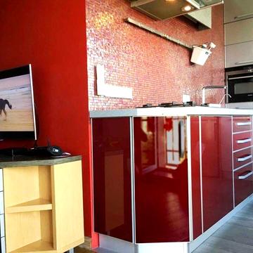 Актуально! 3-к Студія -з Ремонтом! біля метро Чернігівська!