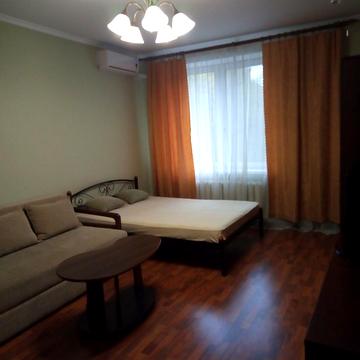 Феодосійський пров., 14