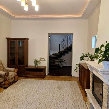 Оренда від власника. 3-кімн. дворівнева квартира у центрі Львова.