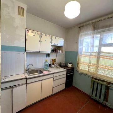 Продаётся 4-комнатная квартира под ремонт, Черноморск.