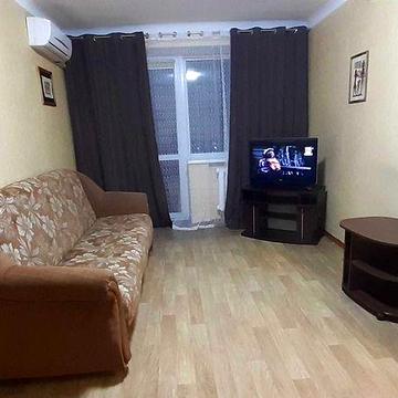 Здам 2 кімнатну квартиру в центрі біля готелю Украіна  від власника