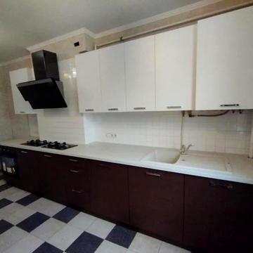 Трикімнатна квартира на Дмитра Донського