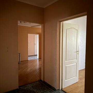 Володимира Висоцького бульв., 5