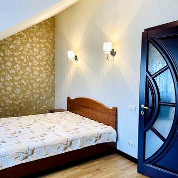 Продаж  3 кімнатної квартири 102 м2  у  м.Вишневе вул. К.Скрябіна 15