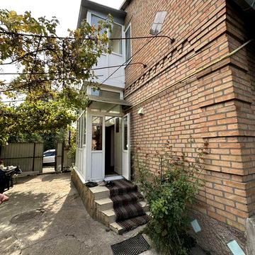 Продам великий будинок в центральній частині міста