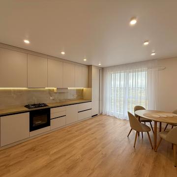 Студентська вул., 24