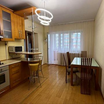 Продам‼️3-х кімнатну квариру біля парку Перемоги!