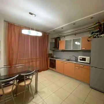 Сдаю 2х ком квартиру на 97кв