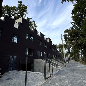 Києво-Мироцька вул., 123-П