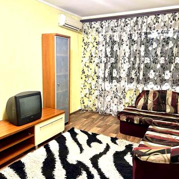 Тетяни Яблонської вул., 4