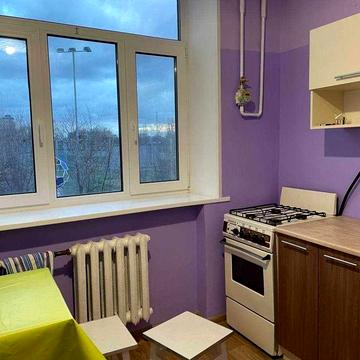 Печерськ, пров. Лабараторний 22 оренда просторої 2к квартири.