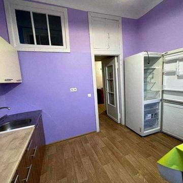 Печерськ, пров. Лабараторний 22 оренда просторої 2к квартири.