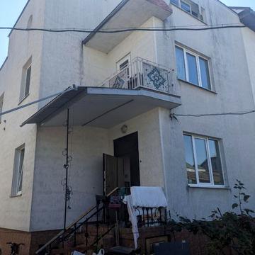 Бловацького, 21/2