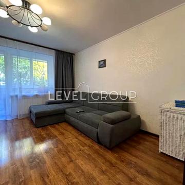 Половецька вул., 16