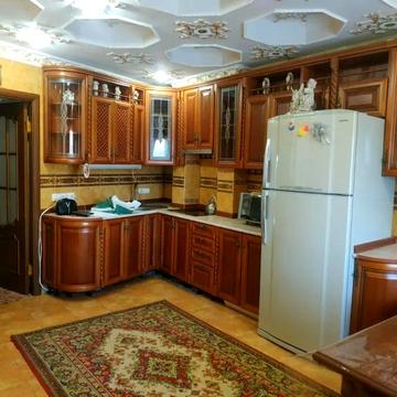 Ніжинська вул., 5