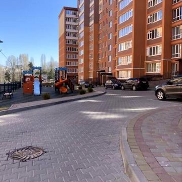 Продається 2 кімнатна квартира на проспекті Степана Бандери