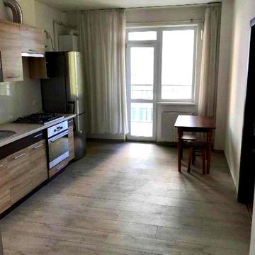 Залізнична вул., 11