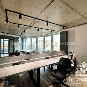 Площа Богдана Хмельницького, 2Б