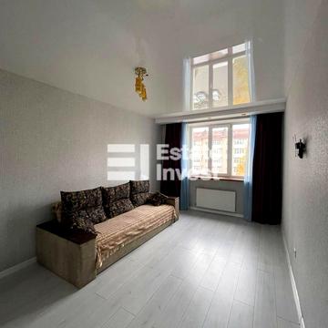 Академіка Амосова вул., 22