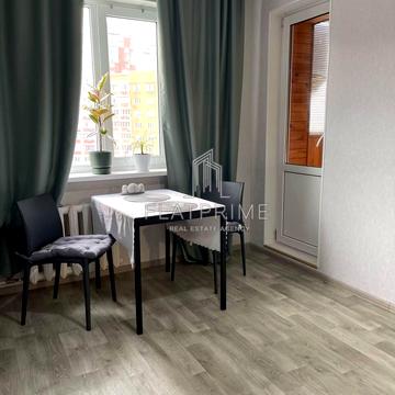 Анни Ахматової вул., 41