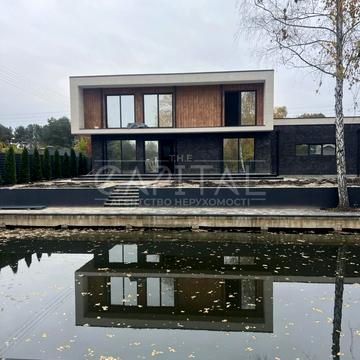 Центральна вул., 1