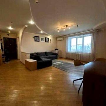 Продам 3ку біля метро Захисників України