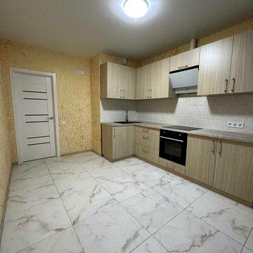 СРОЧНО!1 комнатная с ремонтом в закрытом охраняемом комплексе. ВЫГОДНО