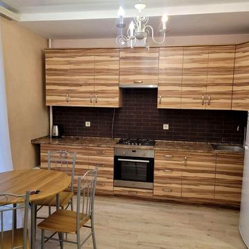 Пасічна вул., 169г