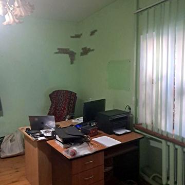 Степана Бандери вул., 8