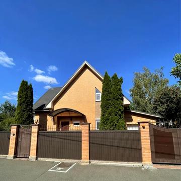 Стеценка вул., 11