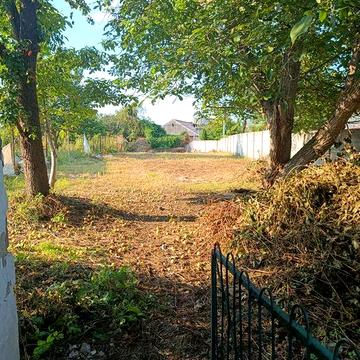 Продам 1/2будинку  та земельну ділянку 7сот.в Броварах.