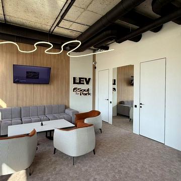 Пилипа Орлика вул., (Будинок 2)