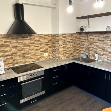 Академіка Глушкова просп., 9-Є