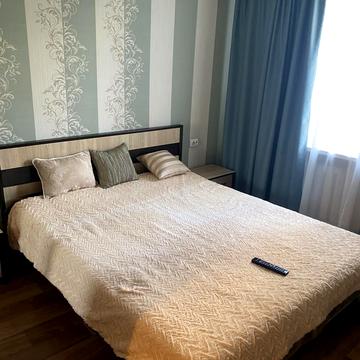 Академіка Корольова вул., 44