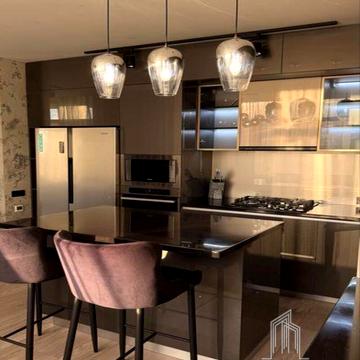 Практична вул., 1