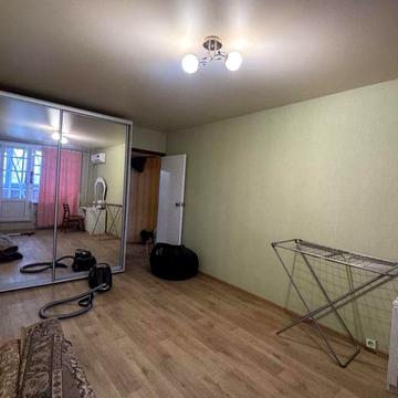 Продам 3 комнатную квартиру Алексеевка 1 минута от метро