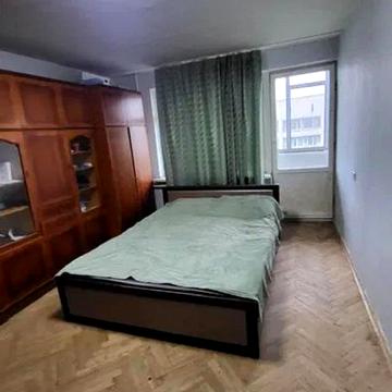 Гетьмана Івана Мазепи вул. (Топольна), 1