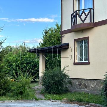 Вишнева вул., 3