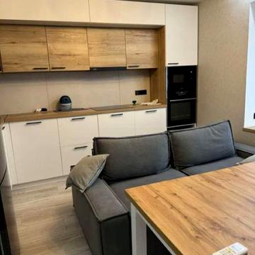 Весела вул., 22