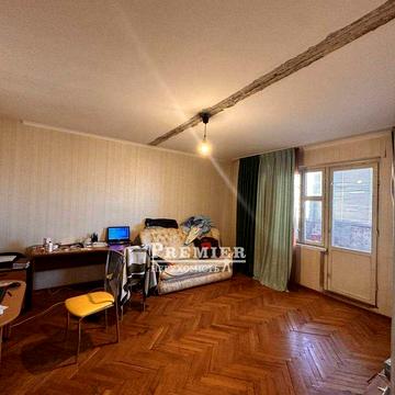 Продам трикімнатну квартиру 72 кв.м