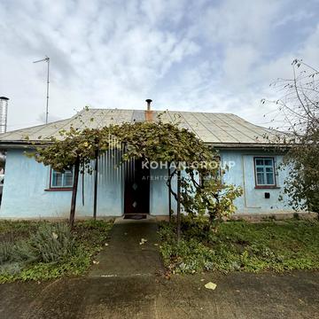 Комарова, 22