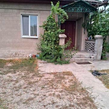 Продається будинок практично в центрі